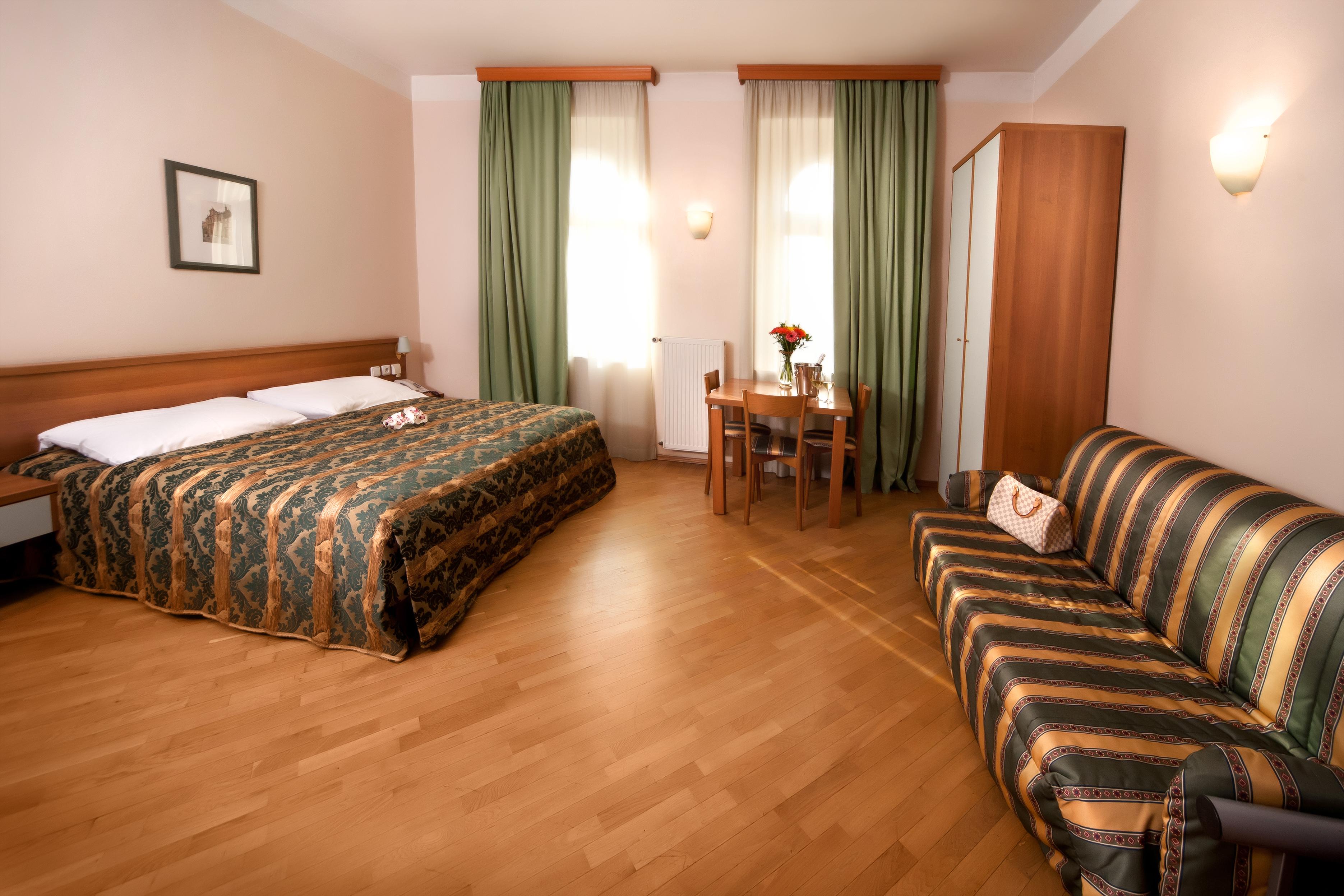 Hotel Residence Select Прага Екстериор снимка