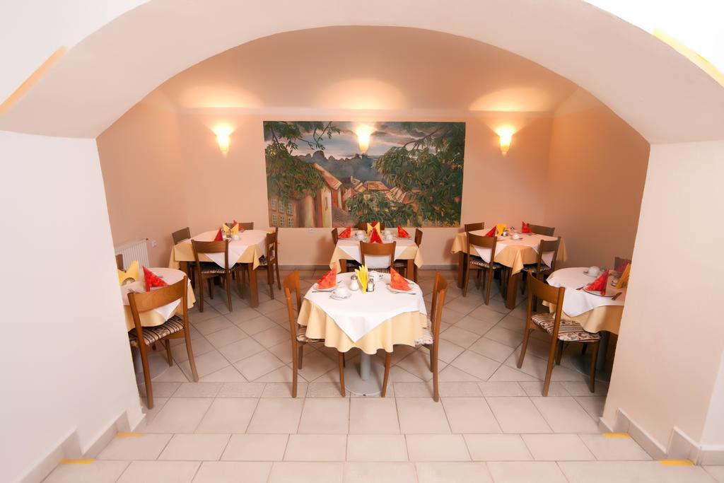 Hotel Residence Select Прага Екстериор снимка